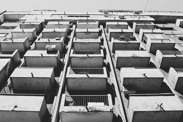 Transformarea fostelor fabrici în proiecte imobiliare majore în România