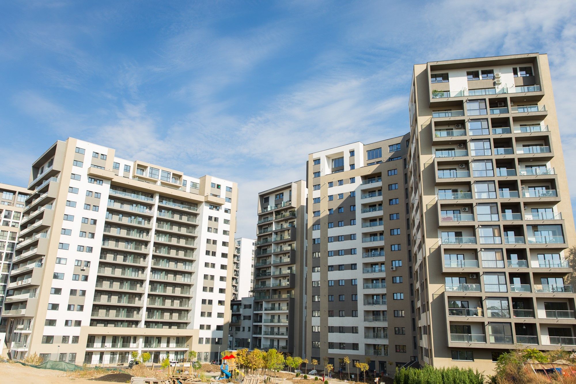 Are proiecte cu sute de apartamente în București și Constanța. Soluția găsită de acest dezvoltator pentru a ține tot timpul pasul cu cerințele pieței