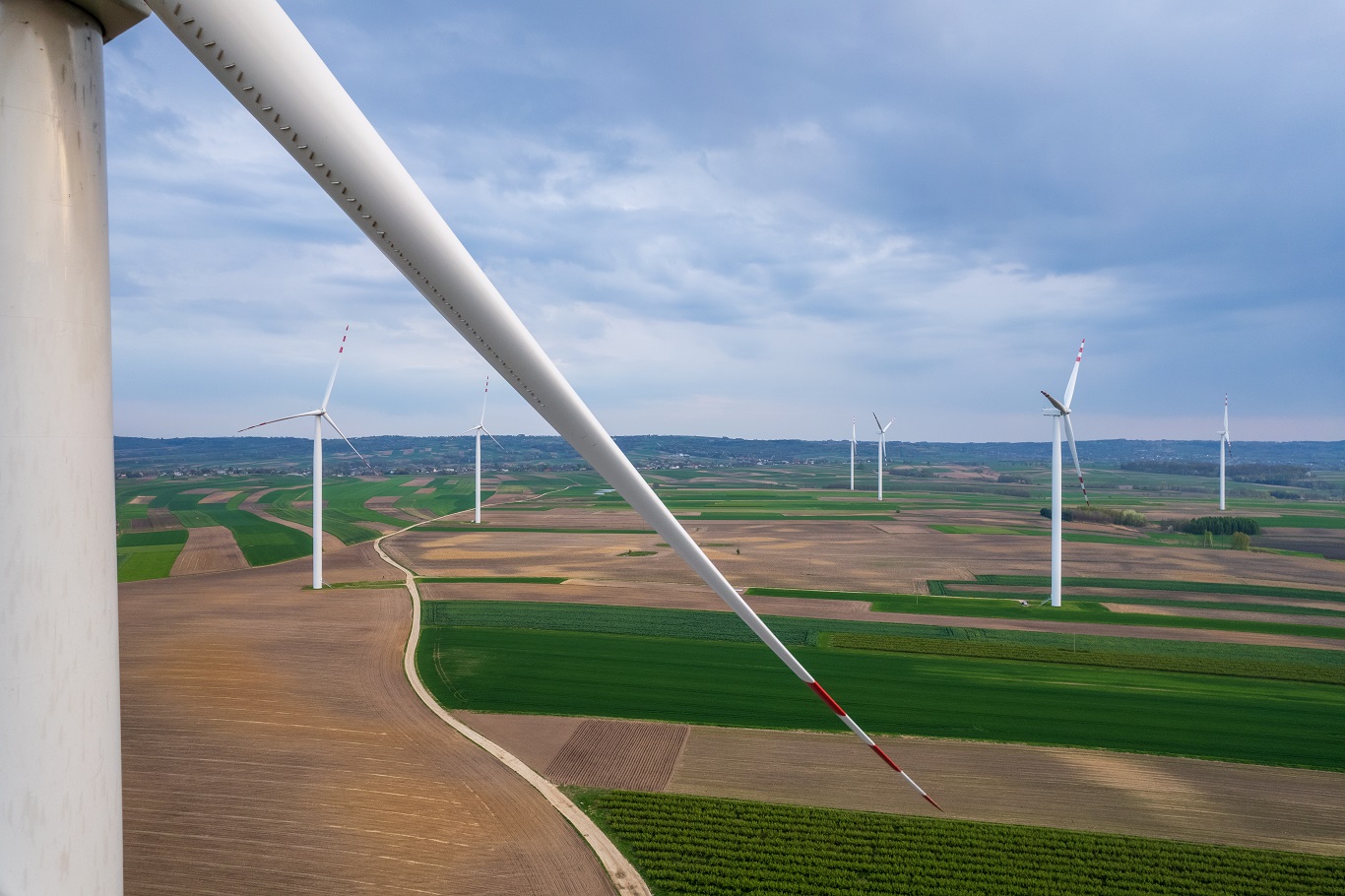 Investitori germani si spanioli vor amplasa 37 de turbine eoliene in judetul Vaslui