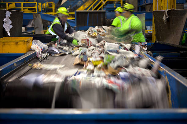 Contracte semnate pentru 26 fabrici de reciclare, finantate cu bani europeni