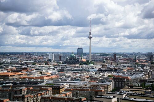 Germania: Proiectul de buget aduce investitii noi, dar mentine probleme vechi