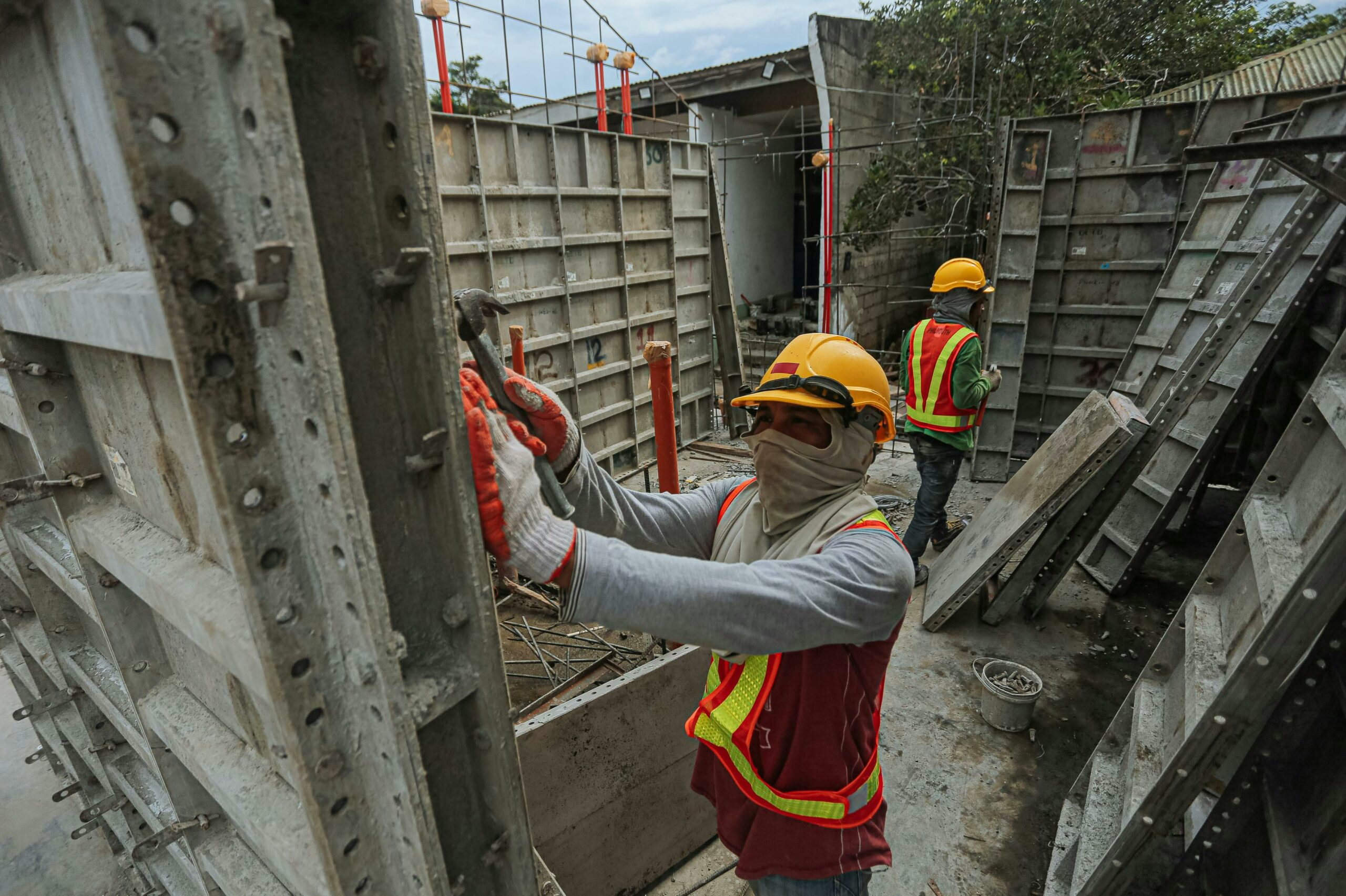 Zona Euro: Activitatea din constructii scade pe fondul cererii slabe