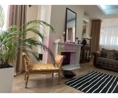 Eleganță, spațiu și confort într-o vilă deosebită, în inima Piperei - Imagine 9