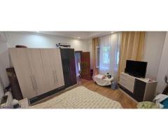 Apartament 2 camere de vanzare in Sinaia - Imagine 2