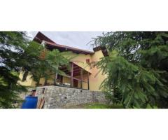Cabana cu 5 camere de vanzare in Provita