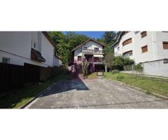 Vila in Sinaia cu parau in curte si view superb - Imagine 3