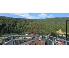 Apartament de vanzare in Sinaia cu view superb - Imagine 2