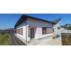 Casă nouă Săbăreni, terasă, piscină, foișor, barbeque, curte 440 mp - Imagine 3