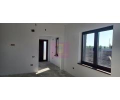 Casă nouă Săbăreni, terasă, piscină, foișor, barbeque, curte 440 mp - Imagine 7
