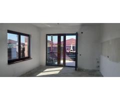 Casă nouă Săbăreni, terasă, piscină, foișor, barbeque, curte 440 mp - Imagine 8
