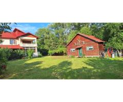 Vila de vanzare cu 6 camere si teren de 5116 mp in Cornu, Prahova