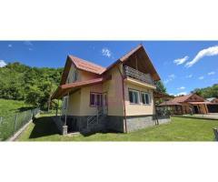 Vila de vanzare in Breaza-Nistoresti cu 7068 mp - Imagine 2
