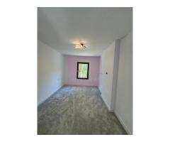 Casa de vanzare cu 2 apartamente in Azuga - Imagine 9