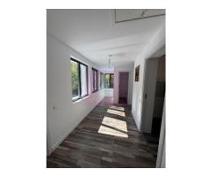Casa de vanzare cu 2 apartamente in Azuga - Imagine 12