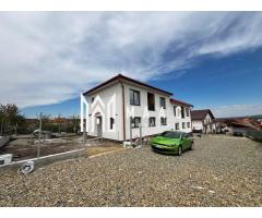 Casă Tip Duplex | 4 Camere | 2 Balcoane | Terasă | Șura Mică