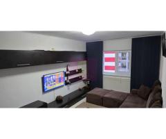 Apartament cu 2 camere de vânzare în Câmpina, zonă Central - Imagine 2