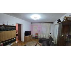 Apartament cu 3 camere de vanzare in Campina - Imagine 2
