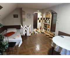 Casa cu 4 apartamente | 9 camere | Curte si Gradina - Imagine 2