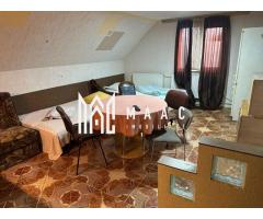 Casa cu 4 apartamente | 9 camere | Curte si Gradina - Imagine 11