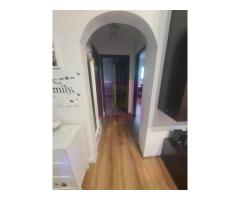 Apartament cu 3 camere de vanzare in Campina - Zona Cuza - Imagine 3