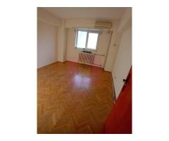 Vanzare apartament de 4 camere la Casa Poporului-stradal - Imagine 4