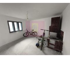 Casă cu farmec rustic și 500 mp, la 15 min de București - Imagine 8