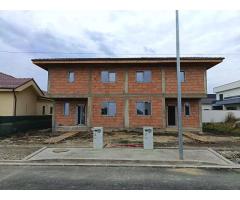 Jumătate de duplex cu interior la gri de vânzare în Giarmata Vii - Imagine 2