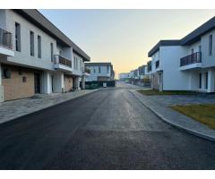 Unitate triplex 4 camere, 3 bai, strada Urusagului - Imagine 9