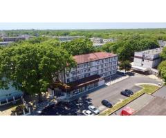 Hotel de vanzare Neptun, Constanta, la mare
