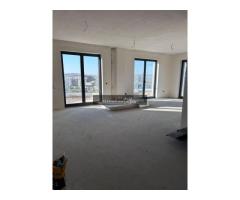 Penthouse pe 2 niveluri |3 camere | 3 băi | parcari| M. Romanul