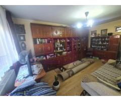 Apartament cu 3 camere de vanzare in Campina - Zona Centrala - Imagine 2