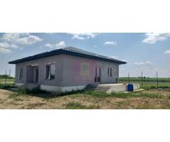 Casă nouă parter, 4 camere, curte 400mp, Săbăreni