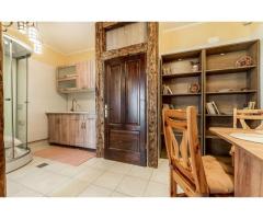 Spatiu comercial cu intrare din strada, fatada in curs de renovare - Imagine 2