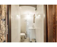 Spatiu comercial cu intrare din strada, fatada in curs de renovare - Imagine 6
