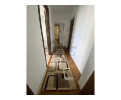 Închiriez  apartament cu 2 camere