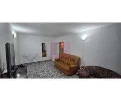 Apartament cu 3 camere de vanzare in Campina, parter