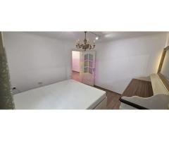 Apartament cu 2 camere, spatiu comercial – Campina, central - Imagine 3