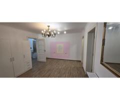 Apartament cu 2 camere, spatiu comercial – Campina, central - Imagine 5