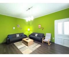 Apartament central, 2 camere, centrala gaz. 390 E/lună. Comision 0