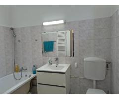 Apartament central, 2 camere, centrala gaz. 390 E/lună. Comision 0 - Imagine 11