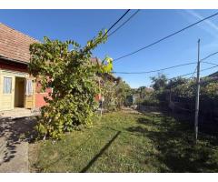 Casă în Ungheni preț 75.000 . 1100 mp teren - Imagine 3