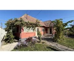 Casă în Ungheni preț 75.000 . 1100 mp teren - Imagine 4