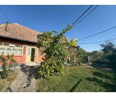 Casă în Ungheni preț 75.000 . 1100 mp teren - Imagine 6