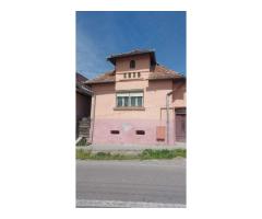 casa la tara in localitate la 30 kilometri de oras - Imagine 3