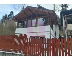 Vilă de vânzare in Sinaia - Zona Cumpătu
