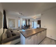 Duplex de vanzare,4 camere si 3 bai, acces auto, Dumbravita