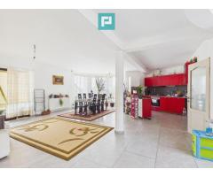 Casă 225 mp cu teren 1.482 mp în Leș - Imagine 8