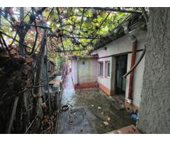 Casă cu teren propriu în Sectorul 3, lângă București Mall - Imagine 6