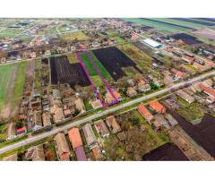 O gospodărie rurală definită prin teren și libertatea spațiului - Imagine 2