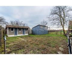 O gospodărie rurală definită prin teren și libertatea spațiului - Imagine 7